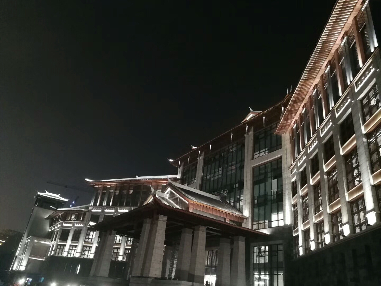 貴州(zhōu)銅仁溫(wēn)泉度假(jiǎ)酒店(diàn) (1).jpg