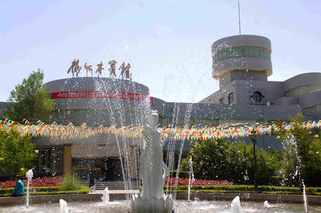1 青海(hǎi)格(gé)爾(ěr)木(mù)國(guó)賓館.jpg