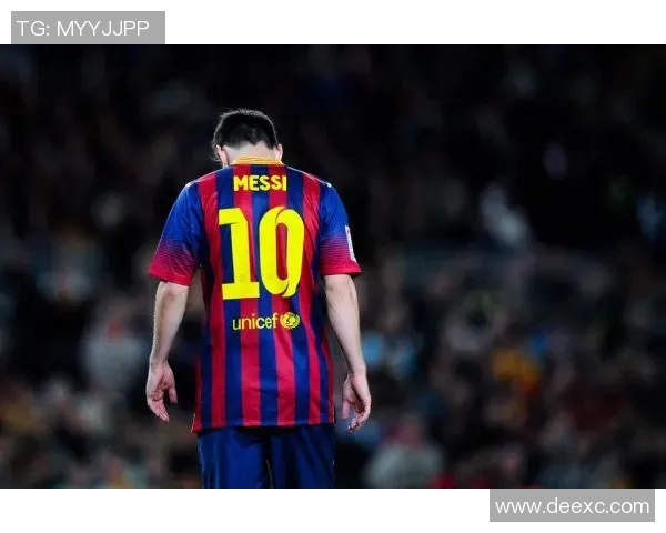 足球球星六边形图案全解析从梅西到C罗的经典设计与风格 足球球星六边形图案全解析从梅西到C罗的经典设计与风格