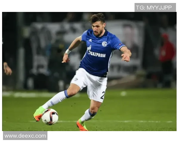 八号球星在足球赛场的精彩表现与独特魅力分析 八号球星在足球赛场的精彩表现与独特魅力分析